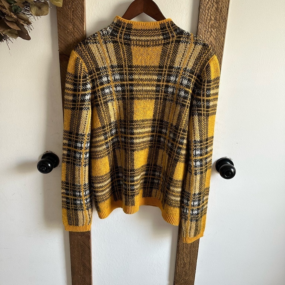 Women's Apt. 9 + Cara Santana Plaid Sweater Size Medium Cozy Soft - Picture 14 of 16